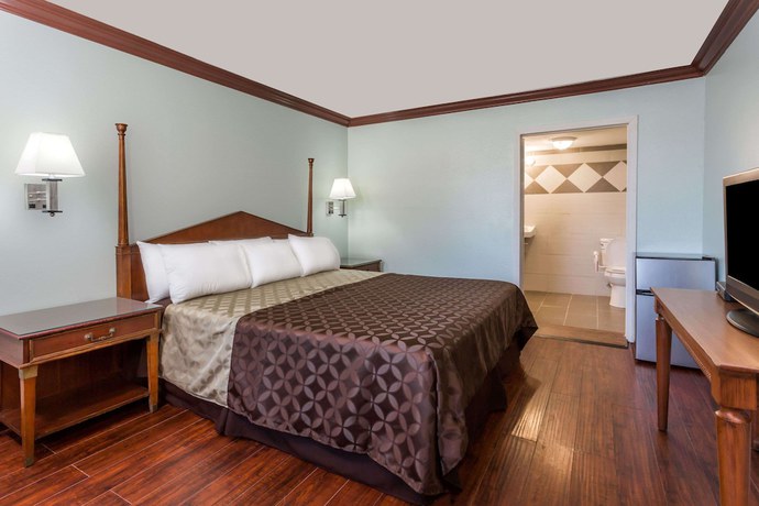 Imagen de la habitación del Hotel Rodeway Inn San Bernardino. Foto 5