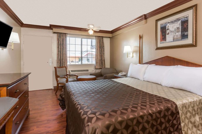 Imagen de la habitación del Hotel Rodeway Inn San Bernardino. Foto 9