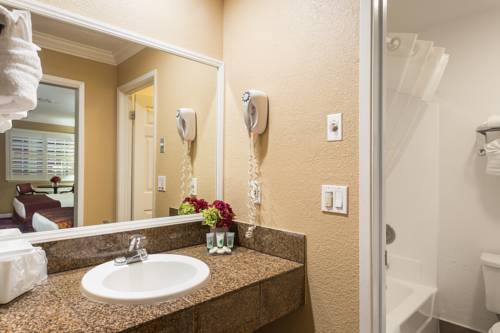 Imagen de la habitación del Hotel Rodeway Inn San Jose Hwy-101 Tully Rd Exit. Foto 11