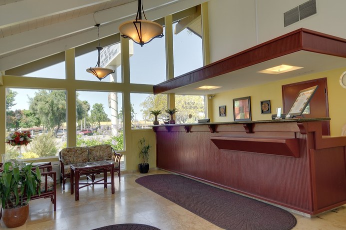 Imagen de los interiores del Hotel Rodeway Inn, Santa Clara. Foto 17