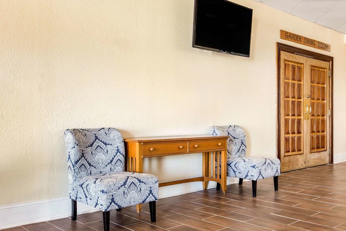 Imagen de los interiores del Hotel Rodeway Inn Santee I-95. Foto 15