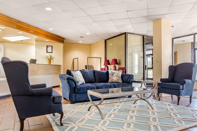 Imagen de los interiores del Hotel Rodeway Inn Santee I-95. Foto 17