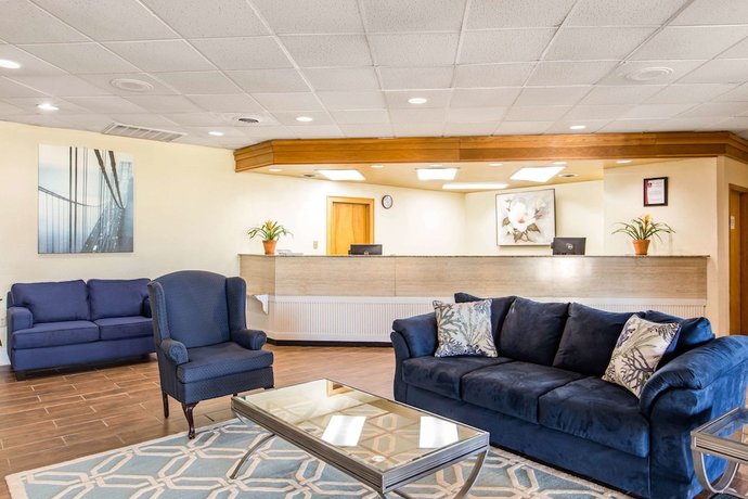 Imagen de los interiores del Hotel Rodeway Inn Santee I-95. Foto 18