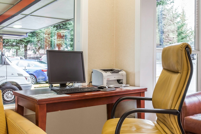 Imagen de los interiores del Hotel Rodeway Inn, Seattle Tacoma Aeropuerto. Foto 9
