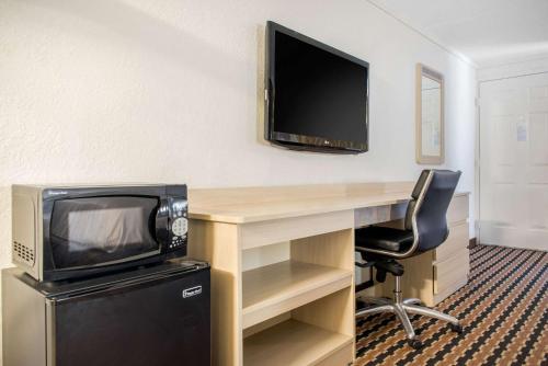 Imagen de la habitación del Hotel Rodeway Inn Sharonville. Foto 5