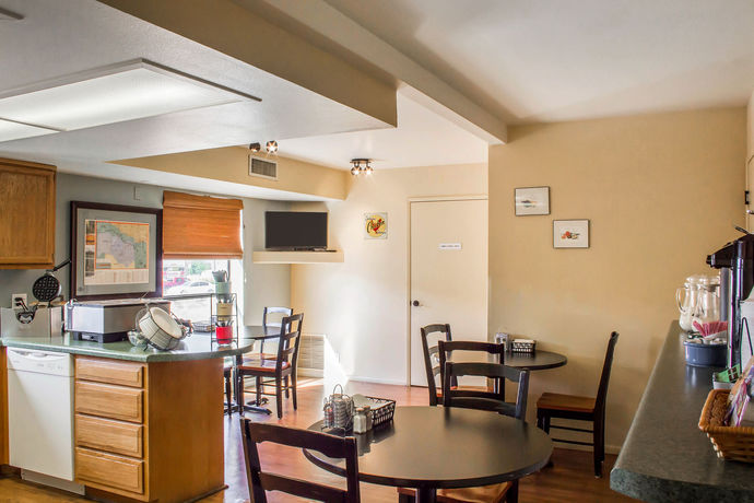 Imagen del bar/restaurante del Hotel Rodeway Inn Silver Creek Inn. Foto 4