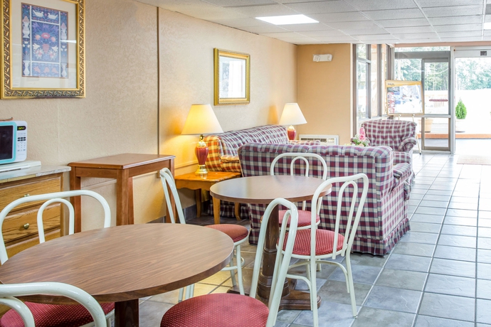 Imagen de los interiores del Hotel Rodeway Inn Stone Mountain. Foto 3