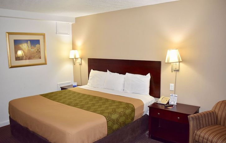 Imagen de la habitación del Hotel Rodeway Inn Terre Haute. Foto 11