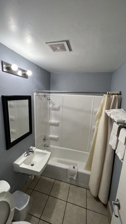 Imagen de la habitación del Hotel Rodeway Inn Terre Haute. Foto 16