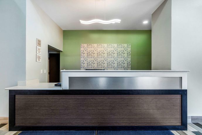 Imagen de los interiores del Hotel Rodeway Inn Tuscaloosa Near University. Foto 18