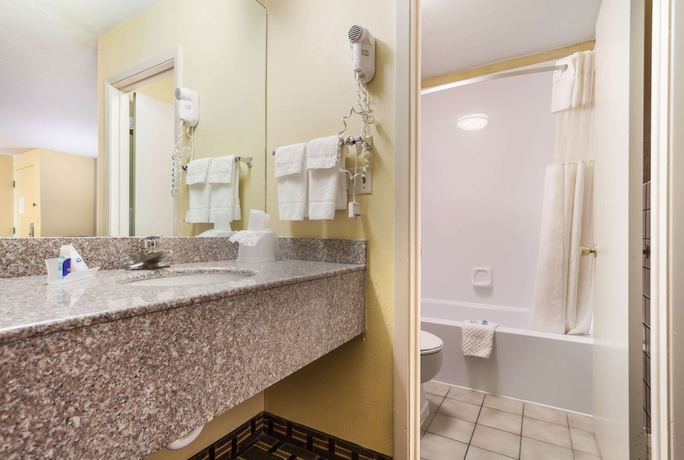 Imagen de la habitación del Hotel Rodeway Inn University District. Foto 13