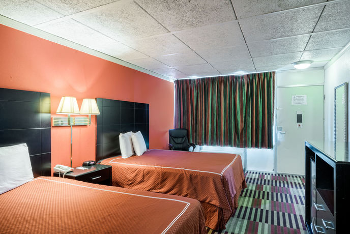 Imagen de la habitación del Hotel Rodeway Inn University. Foto 6