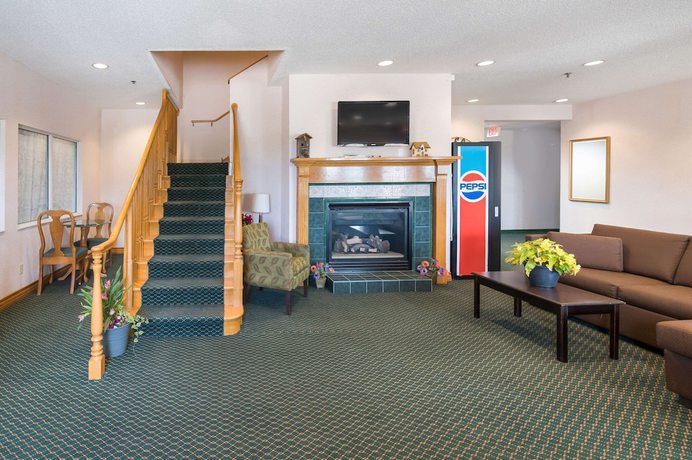 Imagen de los interiores del Hotel Rodeway Inn Urbana Champaign University Area. Foto 19