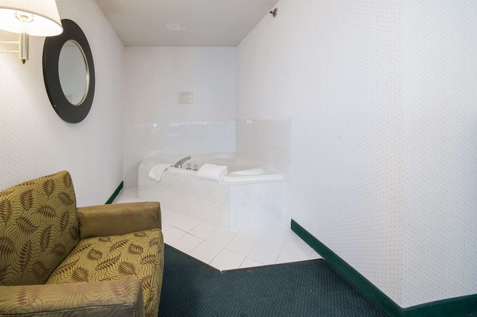 Imagen de la habitación del Hotel Rodeway Inn Urbana Champaign University Area. Foto 5