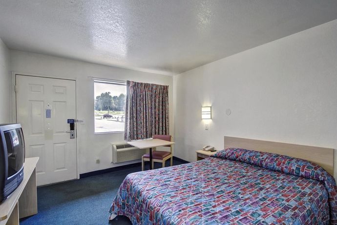 Imagen de la habitación del Hotel Rodeway Inn, Winston-Salem. Foto 11