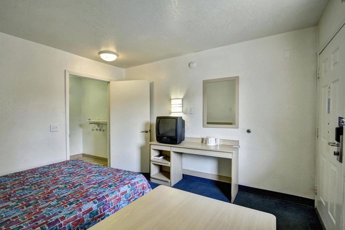 Imagen de la habitación del Hotel Rodeway Inn, Winston-Salem. Foto 13