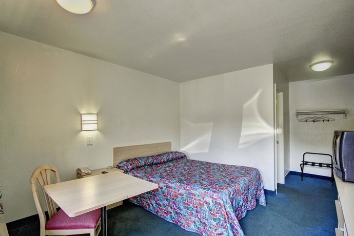 Imagen de la habitación del Hotel Rodeway Inn, Winston-Salem. Foto 14