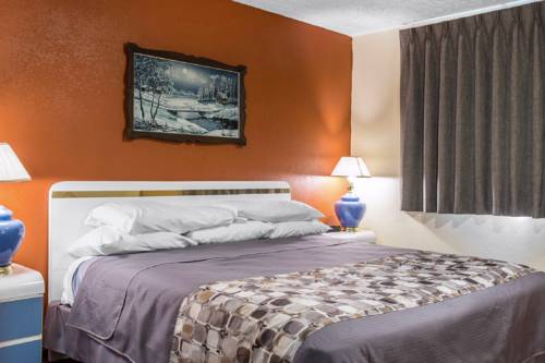 Imagen de la habitación del Hotel Rodeway Inn & Suites Branford. Foto 4