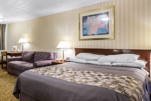 Imagen de la habitación del Hotel Rodeway Inn & Suites Branford. Foto 7