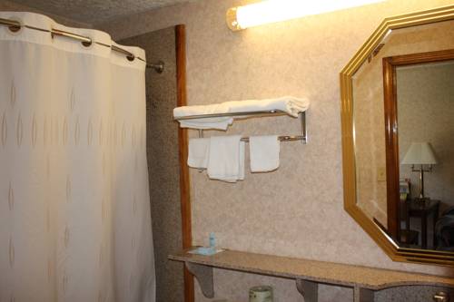 Imagen de la habitación del Hotel Rodeway Inn & Suites Branford. Foto 10