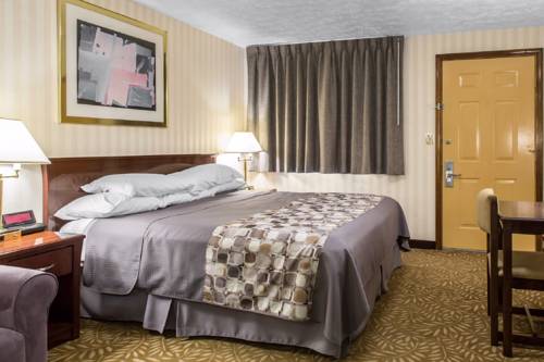 Imagen de la habitación del Hotel Rodeway Inn & Suites Branford. Foto 11