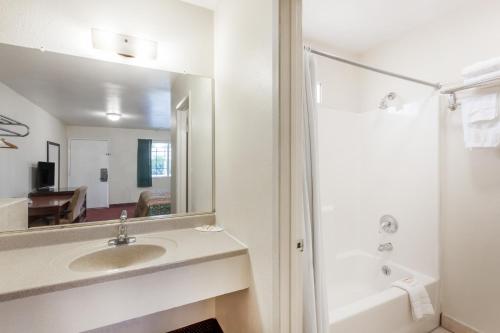 Imagen general del Hotel Rodeway Inn & Suites, East Blythe. Foto 2