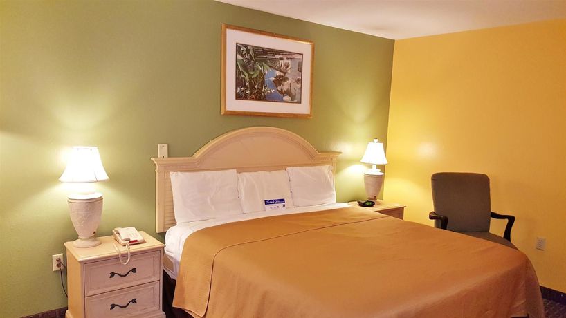 Imagen de la habitación del Hotel Rodeway Inn & Suites Enterprise. Foto 13