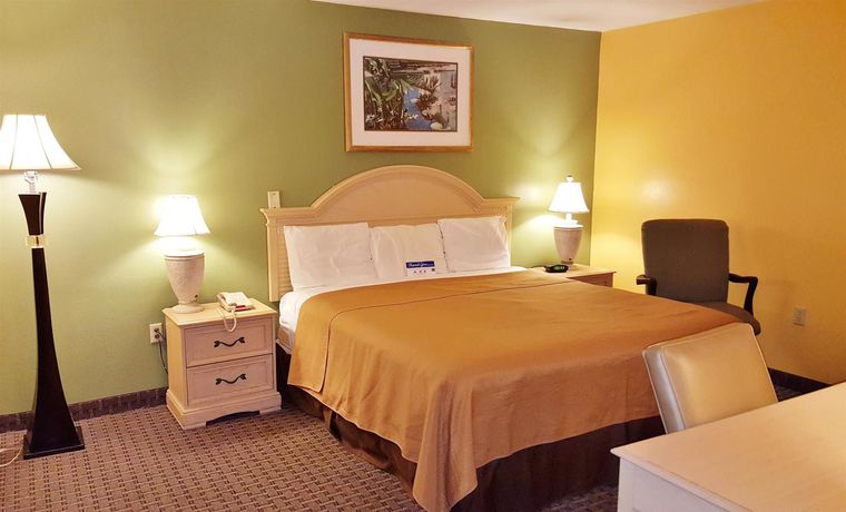 Imagen de la habitación del Hotel Rodeway Inn & Suites Enterprise. Foto 14