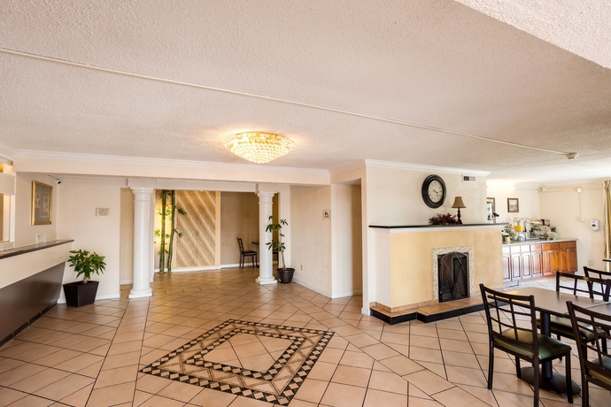 Imagen de los interiores del Hotel Rodeway Inn & Suites. Foto 15