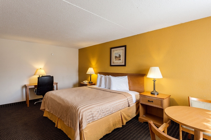 Imagen de la habitación del Hotel Rodeway Inn & Suites. Foto 8