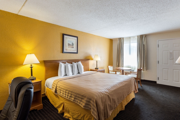 Imagen de la habitación del Hotel Rodeway Inn & Suites. Foto 9