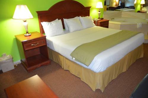 Imagen de la habitación del Hotel Rodeway Inn & Suites, Farragut. Foto 2