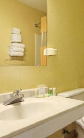 Imagen de la habitación del Hotel Rodeway Inn & Suites Jacksonville. Foto 7