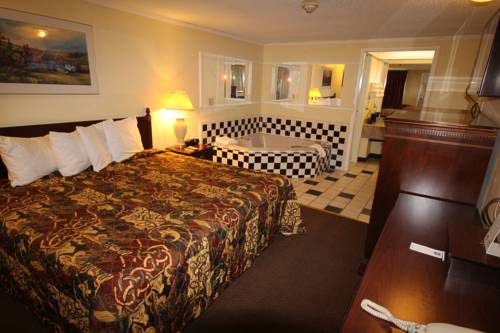 Imagen de la habitación del Hotel Rodeway Inn & Suites Saginaw, MI. Foto 4