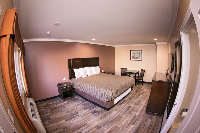 Imagen de la habitación del Hotel Rodeway Inn and Suites, Bellflower. Foto 7