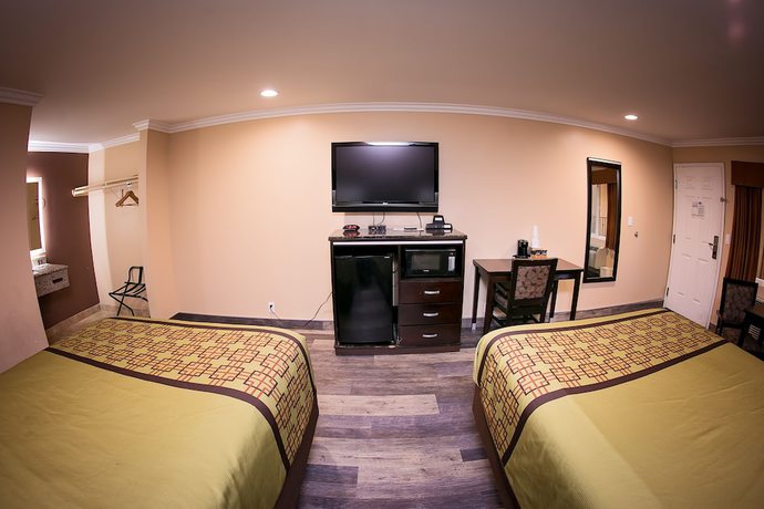 Imagen de la habitación del Hotel Rodeway Inn and Suites, Bellflower. Foto 8