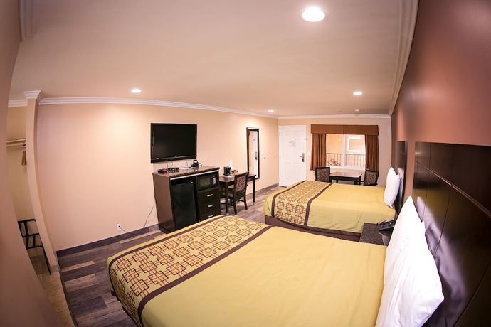 Imagen de la habitación del Hotel Rodeway Inn and Suites, Bellflower. Foto 13