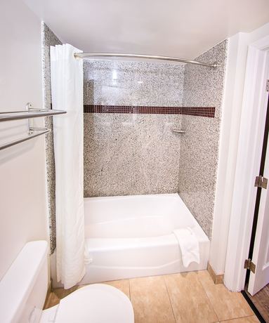 Imagen de la habitación del Hotel Rodeway Inn and Suites, Bellflower. Foto 17