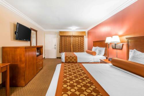 Imagen de la habitación del Hotel Rodeway Inn and Suites Canyon Lake-menifee West. Foto 5