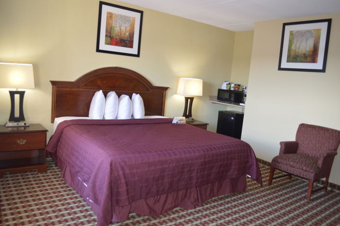 Imagen del bar/restaurante del Hotel Rodeway Inn and Suites, FAYETTEVILLE. Foto 4