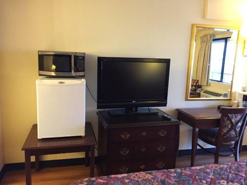 Imagen de la habitación del Hotel Rodeway Inn and Suites, Fife. Foto 4