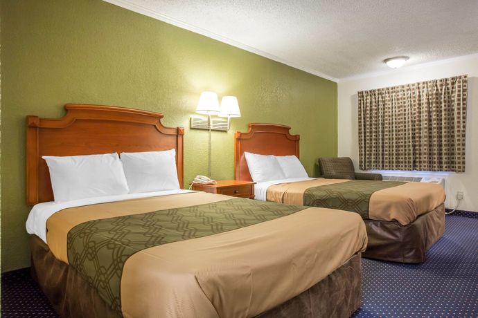 Imagen de la habitación del Hotel Rodeway Inn and Suites Fort Jackson. Foto 9