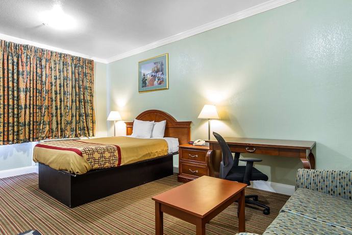 Imagen de la habitación del Hotel Rodeway Inn and Suites, Hayward. Foto 2