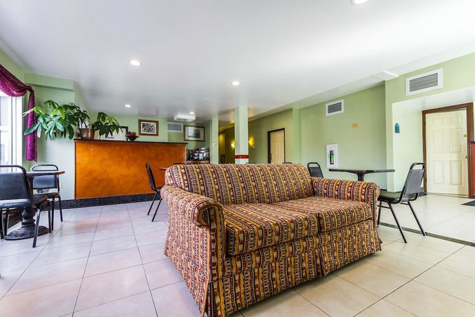 Imagen de los interiores del Hotel Rodeway Inn and Suites, Hayward. Foto 17