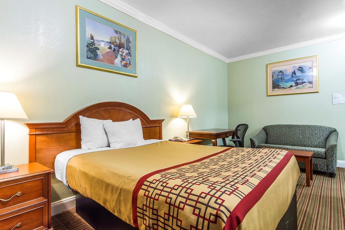 Imagen de la habitación del Hotel Rodeway Inn and Suites, Hayward. Foto 4