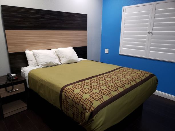 Imagen de la habitación del Hotel Rodeway Inn and Suites, Hayward. Foto 6
