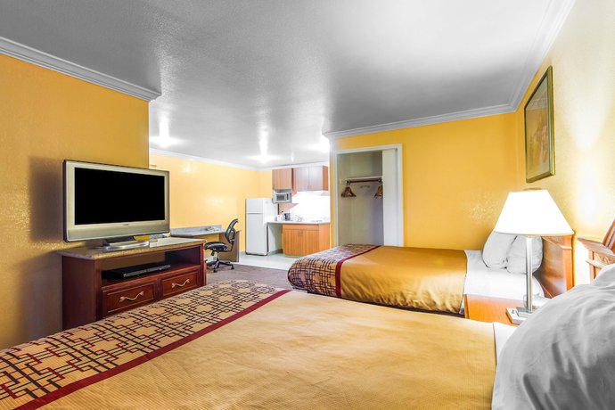 Imagen de la habitación del Hotel Rodeway Inn and Suites, Hayward. Foto 7