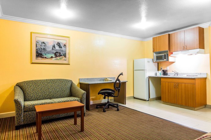 Imagen de la habitación del Hotel Rodeway Inn and Suites, Hayward. Foto 10