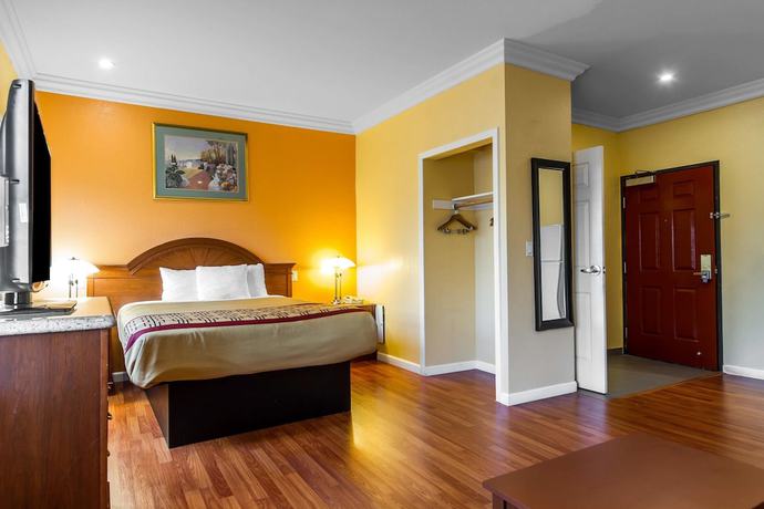 Imagen de la habitación del Hotel Rodeway Inn and Suites, Hayward. Foto 11
