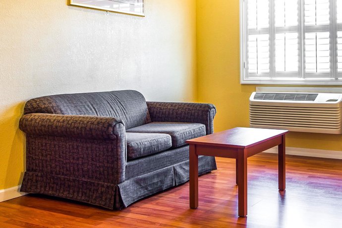 Imagen de la habitación del Hotel Rodeway Inn and Suites, Hayward. Foto 13